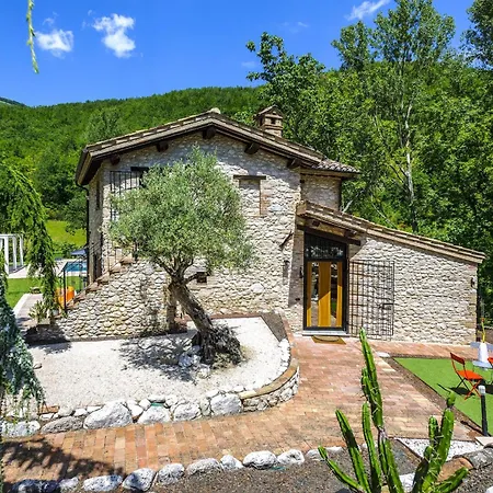 Casalino Galassi 4&2, Emma Villa