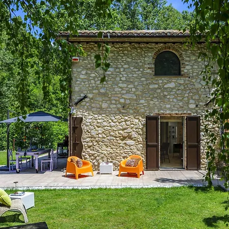 Casalino Galassi 4&2, Emma Vila